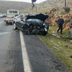 Mardin&rsquo;de kontrolden &ccedil;ıkan otomobil takla attı: 3 yaralı