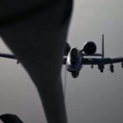 ABD'ye ait savaş u&ccedil;ağı havada yakıt ikmali yaptı: O anları paylaştılar!