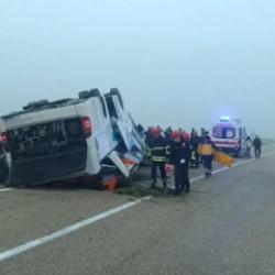 Adana'da devrilen yolcu otob&uuml;s&uuml;nde 2 kişi &ouml;ld&uuml;, 19 kişi yaralandı