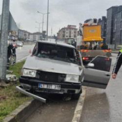 Aynı yolda 4 saat i&ccedil;erisinde 3 ayrı kaza: 5 yaralı