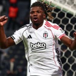 El Bilal Toure'den taraftarlara g&ouml;nderme: Aptallar gibi olmayın