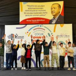 Esenlerli &ccedil;ocuklar bayram coşkusunu doyasıya yaşıyor