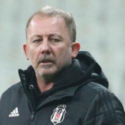 Fenerbah&ccedil;e derbisi &ouml;ncesi Beşiktaş'a k&ouml;t&uuml; haber!
