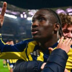 Fenerbah&ccedil;e'nin 19'luk golc&uuml;s&uuml;ne Fransa'dan milli davet