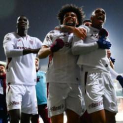 Fırtına dev ma&ccedil;a hazır! Deplasmandan 3 puanla d&ouml;n&uuml;p yarışa ortak oldular