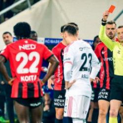 Gen&ccedil;lerbirliği'nden Beşiktaş ma&ccedil;ı i&ccedil;in a&ccedil;ıklama! 'Yasin Kol'u inceleyin'