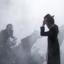 İsrail'de Yahudiler polisle &ccedil;atıştı: Sokaklar savaş alanına d&ouml;nd&uuml;!