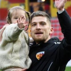 Kayserisporlu Semih G&uuml;ler'den anlamlı 21 Mart mesajı! Kızı ile &ccedil;ıktı