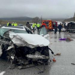 Konya'da korkun&ccedil; kaza: Baba ve oğlu &ouml;ld&uuml;, 4 kişi yaralandı!