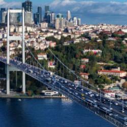 S&uuml;r&uuml;c&uuml;lere bayram m&uuml;jdesi: K&ouml;pr&uuml; ve otoyollar &uuml;cretsiz olacak! Karar Resmi Gazete'de