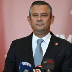 &Ouml;zg&uuml;r &Ouml;zel'in Erdoğan'a y&ouml;nelik skandal s&ouml;zlerine AK Partili isimlerden sert tepki!