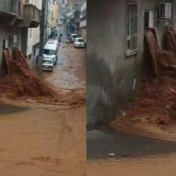 Şanlıurfa sele teslim oldu: Cadde ve sokaklar g&ouml;le d&ouml;nd&uuml;