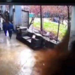 Sel bir anda bastı: Şırnak&rsquo;ta &ouml;l&uuml;mden ka&ccedil;ış anları kamerada