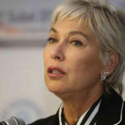 1 liraya ikna etti, 20 milyon dolarını &ccedil;arptı! İş insanı Leyla Alaton'a b&uuml;y&uuml;k şok