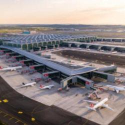 İstanbul Havalimanı'nda bayram yoğunluğu: Y&uuml;z binlerce yolcuya hizmet verdi