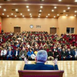 &Uuml;niversitede dikkat &ccedil;eken uygulama: Rekt&ouml;rle birebir g&ouml;r&uuml;şme fırsatı