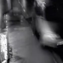 Tekel bayisinde 'alkol vermedin&rsquo; kavgası: Esnaf kendini korumak i&ccedil;in silahına sarıldı