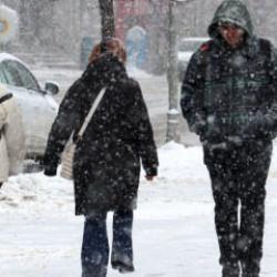 Baharı beklerken kış geri d&ouml;n&uuml;yor: Soğuk hava T&uuml;rkiye'yi vuracak, kar kapıda!