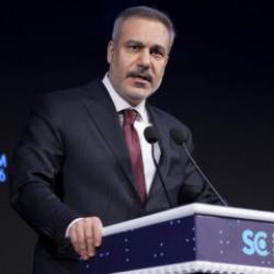 Bakan Fidan'dan b&ouml;lge &uuml;lkelerine uyarı: Bu anlamsız savaşın bitmesi gerekiyor