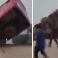 Bangladeş&rsquo;te feribota girmeye &ccedil;alışan yolcu otob&uuml;s&uuml; nehre d&uuml;şt&uuml;: 24 &ouml;l&uuml;