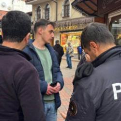 Bolu'da kuyumcudaki yoğunluğu g&ouml;r&uuml;nt&uuml;lemek isteyen muhabir darbedildi