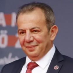 Uyumsuz işlem tespit edildi: Sokak hayvanlarına mama almışlar