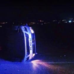 &Ccedil;orum'da otomobille polis aracı &ccedil;arpıştı: 1'i polis, 3 yaralı
