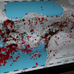 Deprem uzmanı a&ccedil;ıkladı: Sessizce biriken tehlike! G&ouml;zler yeni fay hattına &ccedil;evrildi