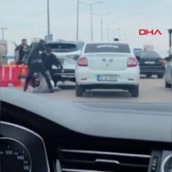 Diyarbakır&rsquo;da trafikte yol verme kavgası kamerada