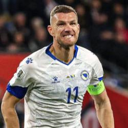 D&uuml;nya Kupası Elemeleri... Dzeko &uuml;lkesini ipten aldı, finalisti penaltılar belirledi
