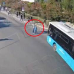 Eşinin &ouml;l&uuml;m&uuml;ne kendisinin yaralanmasına neden olan şof&ouml;re verilen cezayı az buldu