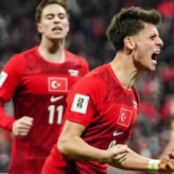 Fenerbah&ccedil;eli eski golc&uuml; Enner Valencia'dan Arda G&uuml;ler paylaşımı