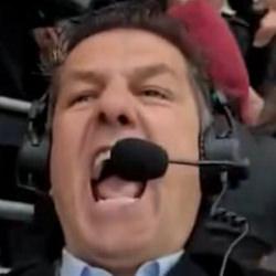 Ferdi gol&uuml; attı, spiker isimleri karıştırdı! 