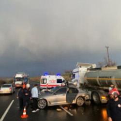 Şanlıurfa'da zincirleme trafik kazası: 1 &ouml;l&uuml;, 5 yaralı