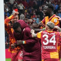 Galatasaray'da bir devir sona eriyor! Yıldız futbolcu oynamak istediği takımı a&ccedil;ıkladı