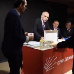 G&uuml;rsel Tekin&rsquo;den CHP&rsquo;ye &ccedil;ok konuşulacak baklava kutusu g&ouml;ndermesi: &lsquo;Bunlar &ccedil;ok tehlikeli&rsquo;