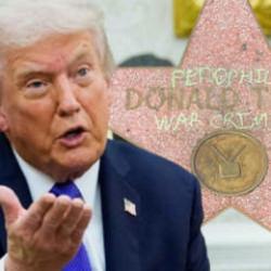 Trump'ın Ş&ouml;hretler Kaldırımı'ndaki yıldızına protesto!