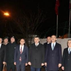 Bakan &Ccedil;ift&ccedil;i'den İran sınırı sıfır noktasında inceleme