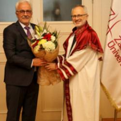 İZ&Uuml; Rekt&ouml;rl&uuml;ğ&uuml;nde devir teslim t&ouml;reni ger&ccedil;ekleştirildi