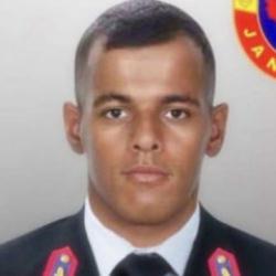 Kalp krizi ge&ccedil;iren astsubay toprağa verildi