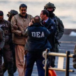 ABD'nin ka&ccedil;ırdığı Maduro ve eşi ikinci kez hakim karşısına &ccedil;ıkarıldı