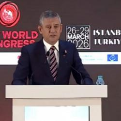 Metresiyle otelde yakalanan Uşak Belediye Başkanını b&ouml;yle savundu: 'Dimdik ayaktayız'