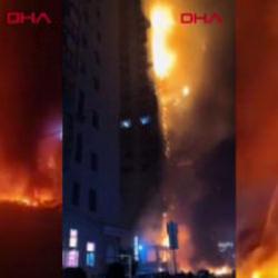 &Ccedil;in'de can pazarı: Y&uuml;ksek katlı binada yangın &ccedil;ıktı! &Ccedil;ok sayıda &ouml;l&uuml; ve yaralı var