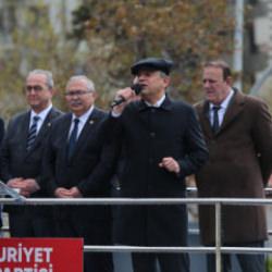 &Ouml;zg&uuml;r &Ouml;zel&rsquo;e &lsquo;Cumhurbaşkanına hakaret&rsquo; su&ccedil;undan soruşturma başlatıldı