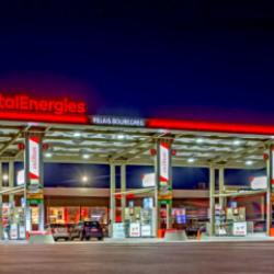 Petrol devinden Orta Doğu kararı! 4 &uuml;lkeden binlerce personeli tahliye ettiler