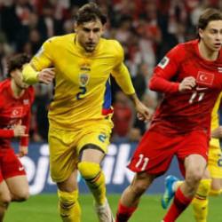 Romanya, T&uuml;rkiye ma&ccedil;ıyla &ccedil;alkalandı: Milli yıldıza Hagi benzetmesi