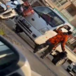 Trafik magandası kaskla dehşet sa&ccedil;tı! O anlar kamerada