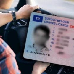 Trafikte yeni kural: 2 kez yaparsanız ehliyetiniz iptal edilecek!
