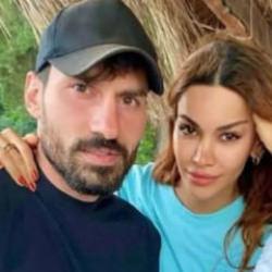 &Uuml;nl&uuml; futbolcudan eşine b&uuml;y&uuml;k jest: 'Unutulmaz olacak!'