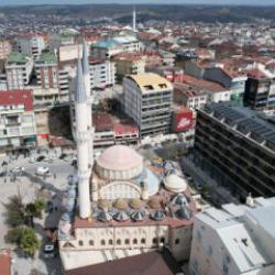 İl&ccedil;eyi &ouml;nce &uuml;zen sonra sevindiren haber: 46 yıllık cami yıkılıyor